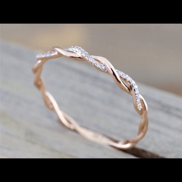 Twisted Diamond Ring 💍 - Picture 2 of 2
